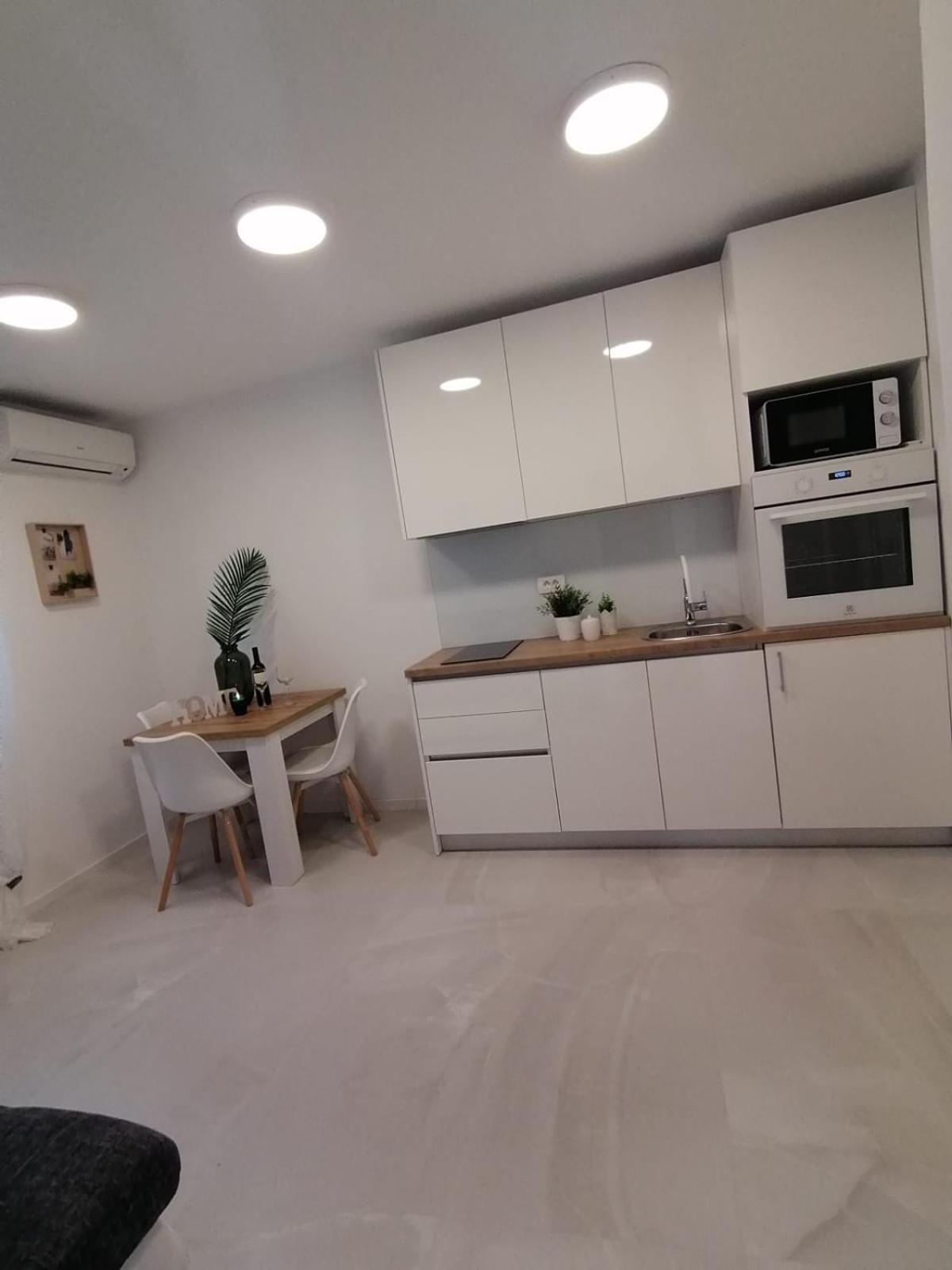 Apartmani Zoric ヴォディツェ 部屋 写真